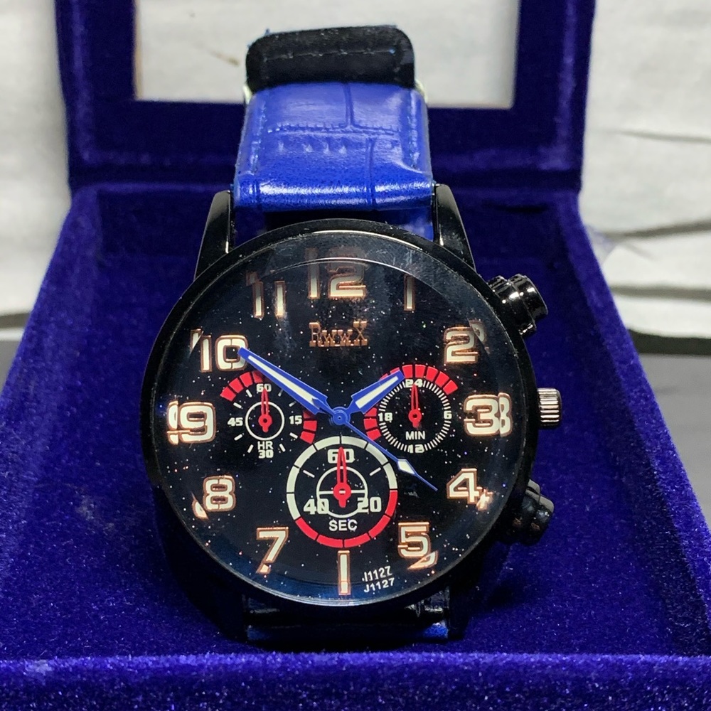 Awesome galaxy watch! Blue band!